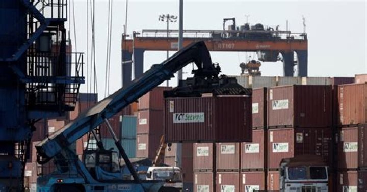 Do countries import labor?