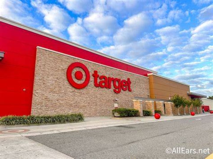 How large is an average Target store?