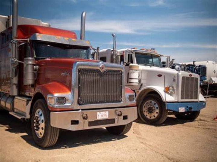 How long is a normal semi truck?