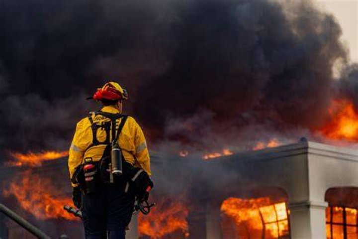 How many firefighters are working in California?
