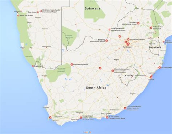 How many main airports does South Africa have?