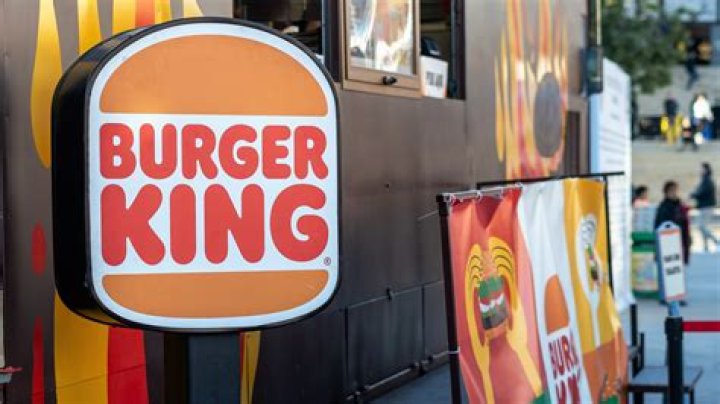 How much does 1 Burger King make a year?