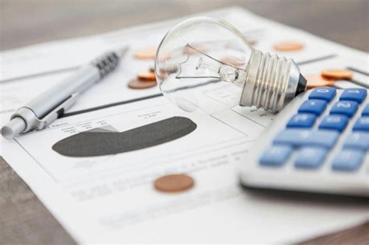 How much does electricity cost for a small business?