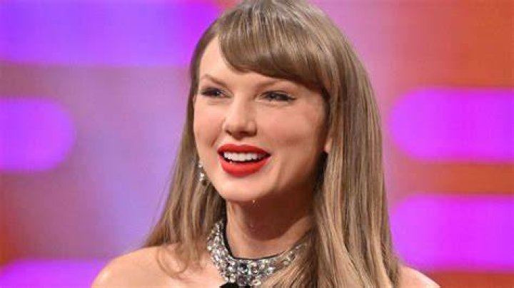 How Taylor Swift started her career?
