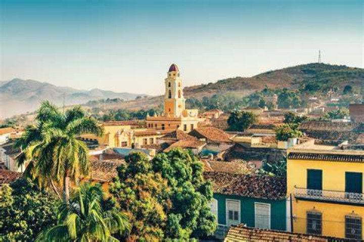 What are the main businesses in Cuba?
