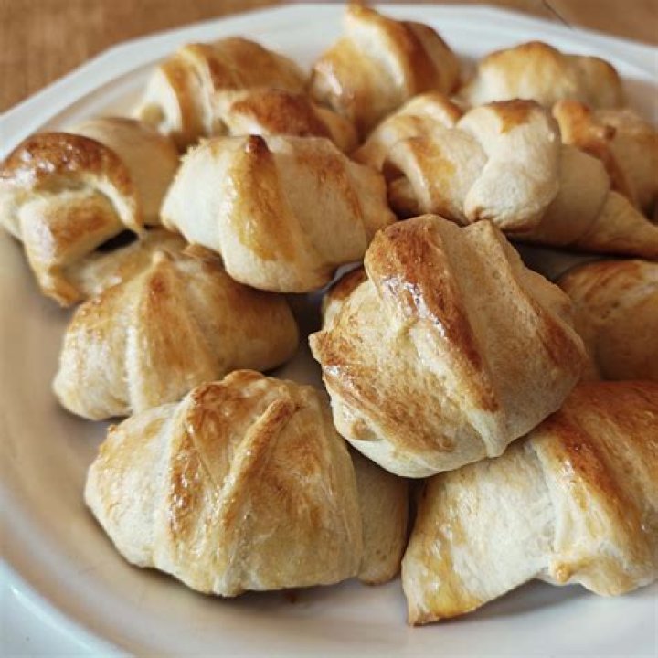 What company makes croissants?