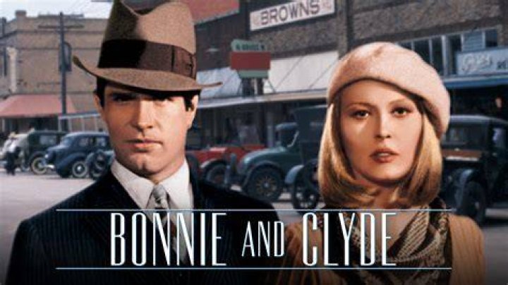 What did they find at a crime scene that made the country obsessed with Bonnie and Clyde?