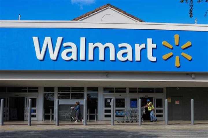 What time dies Walmart close Maui?