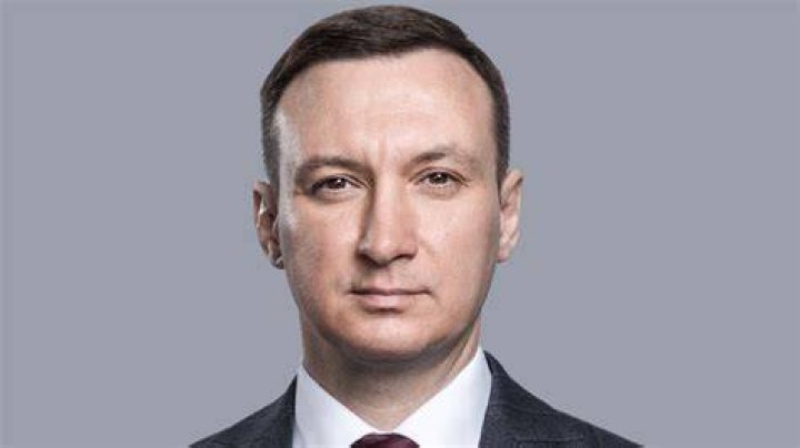 Who is the CEO of Alrosa?