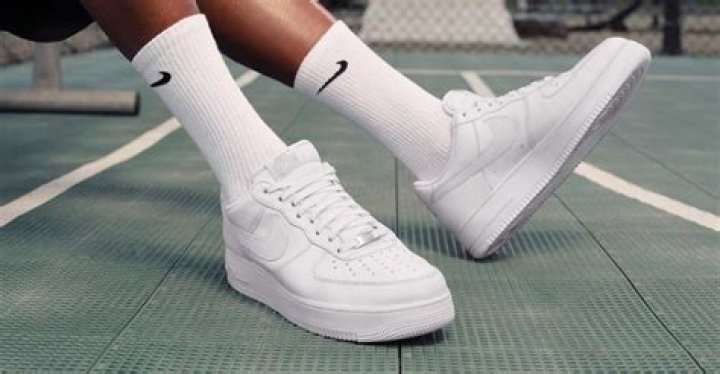 Who manufactures Air Force One shoes?