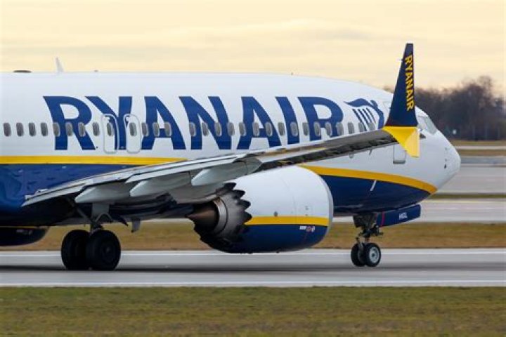 Who owns the most shares in Ryanair?